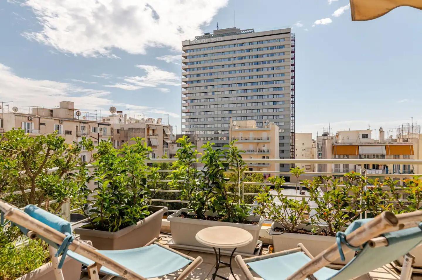 Skyview Penthouse / Apartment *