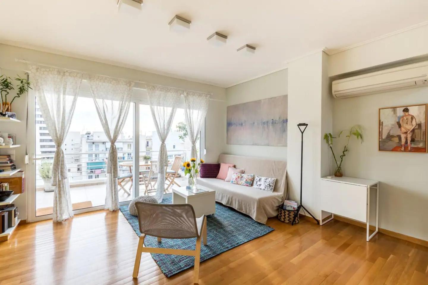 Apartment Skyview Penthouse / Athens